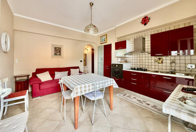 Two-roomed flat for sale in Loano