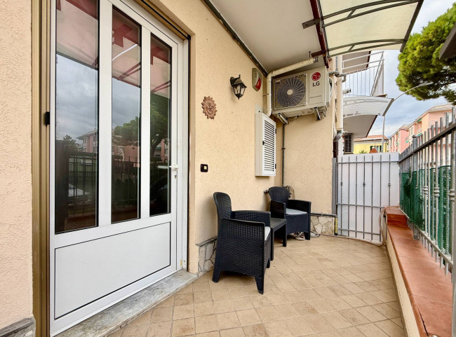 Two-roomed flat for sale in Loano