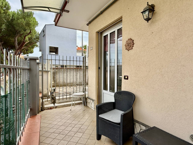 Two-roomed flat for sale in Loano