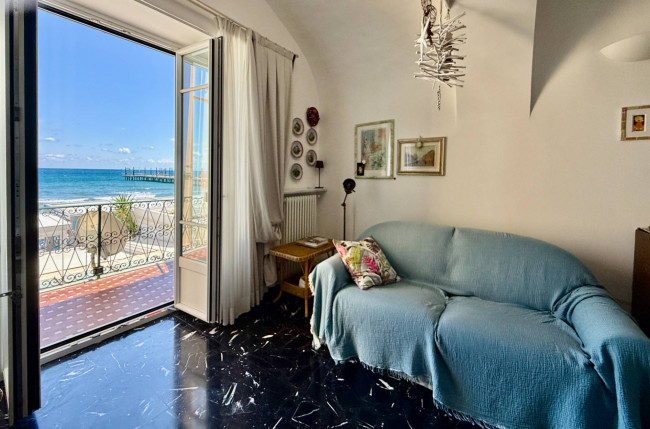 Appartamento in vendita a Alassio