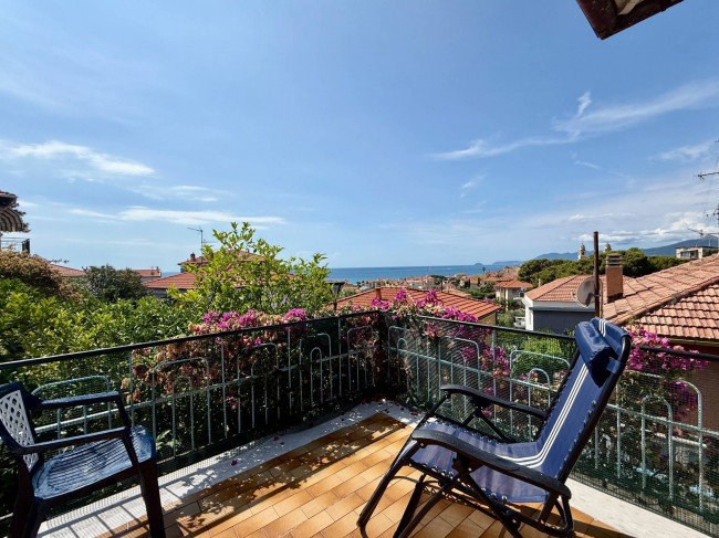 Villa zu verkaufen in Borgio Verezzi