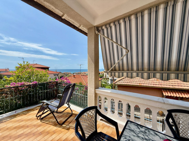 Villa zu verkaufen in Borgio Verezzi