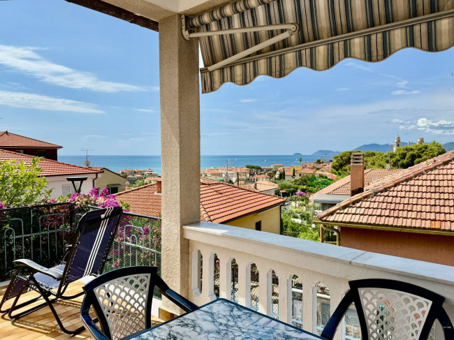 Villa zu verkaufen in Borgio Verezzi