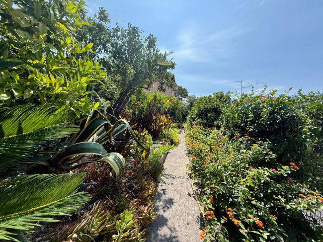 Villa zu verkaufen in Borgio Verezzi