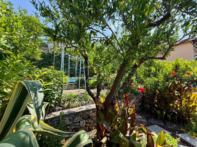 Villa zu verkaufen in Borgio Verezzi