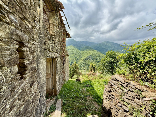Rustico in vendita a Pieve di Teco