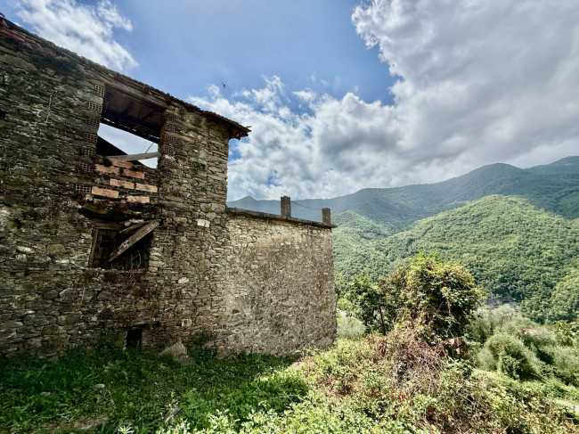 Rustico in vendita a Pieve di Teco