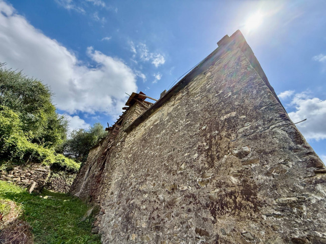 Rustico in vendita a Pieve di Teco