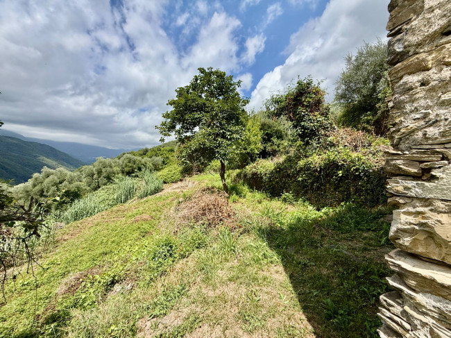 Rustico in vendita a Pieve di Teco