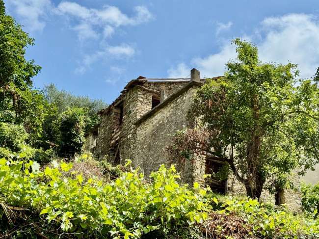 Rustico in vendita a Pieve di Teco