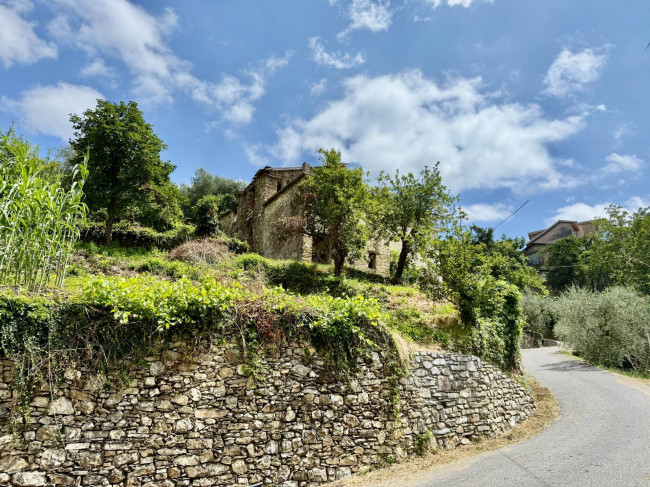 Rustico in vendita a Pieve di Teco