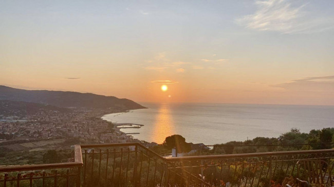 Villa for sale in Diano Marina