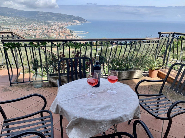 Villa for sale in Diano Marina