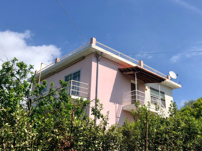 Villa for sale in Diano Marina