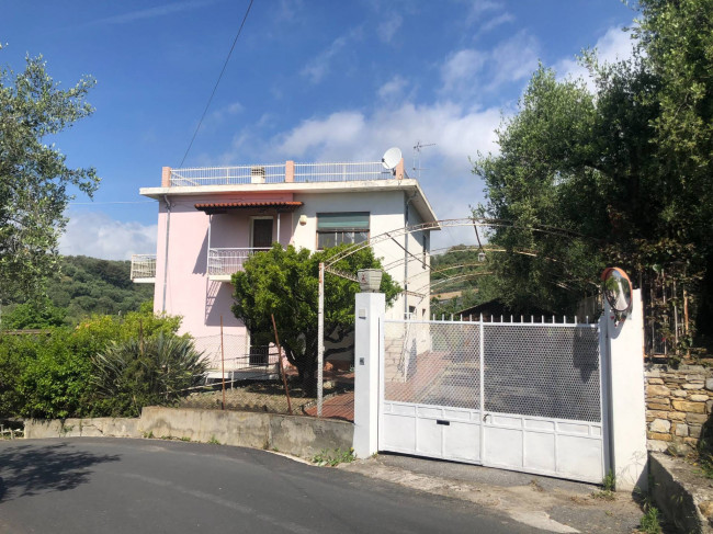 Villa for sale in Diano Marina