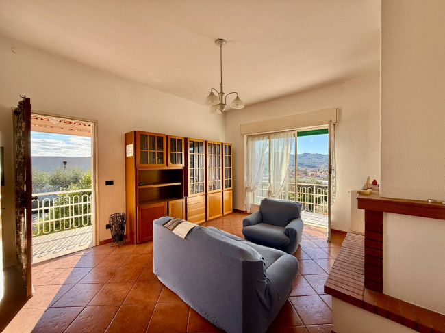 Villa for sale in Diano Marina