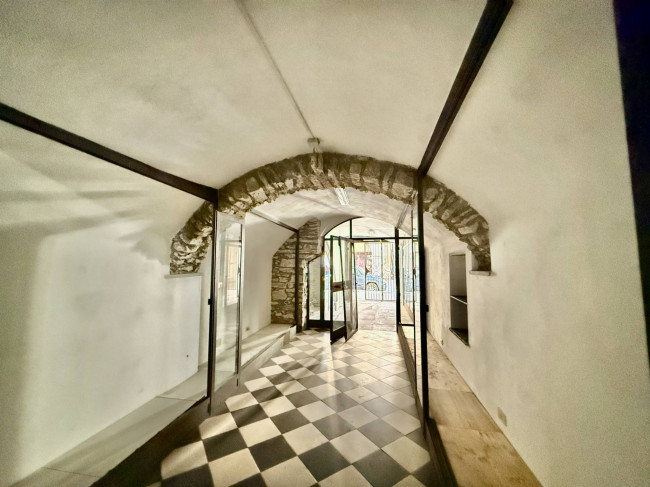 Negozio in affitto a Pieve di Teco