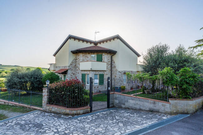 Villa in vendita a Castelnuovo Berardenga