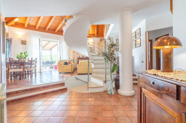 Villa in vendita a Castelnuovo Berardenga