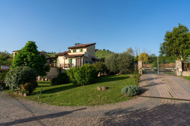 Villa in vendita a Castelnuovo Berardenga