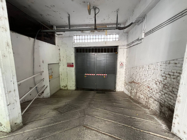 Posto auto coperto in vendita a Firenze
