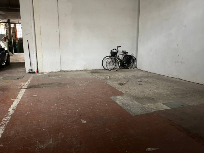 Posto auto coperto in vendita a Firenze