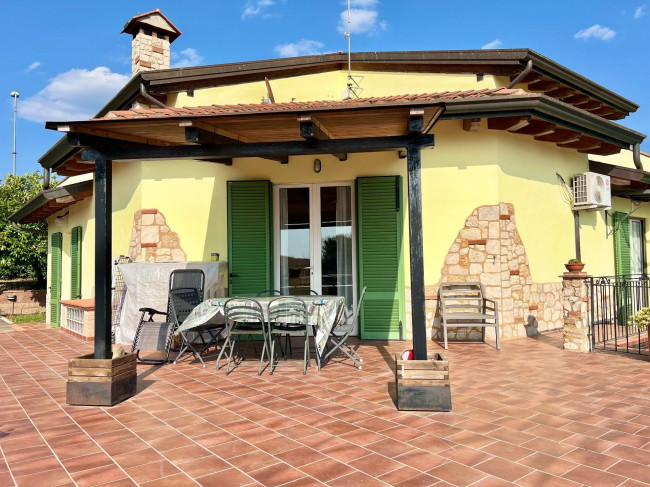 Villa in vendita a Castelnuovo Berardenga