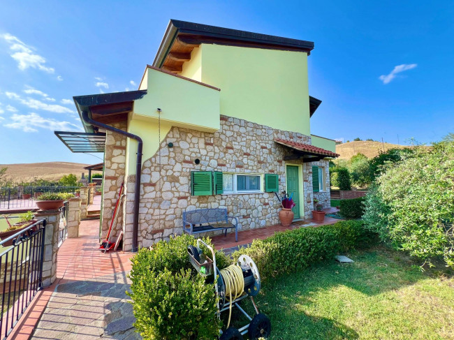 Villa in vendita a Castelnuovo Berardenga