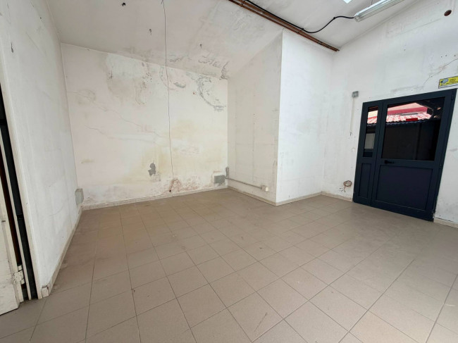 Locale commerciale in affitto a Firenze