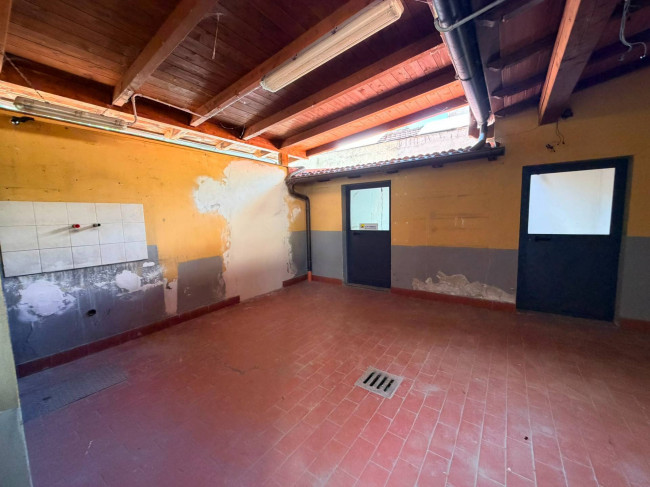 Locale commerciale in affitto a Firenze