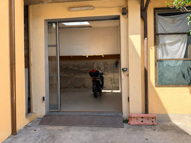 Locale commerciale in affitto a Firenze