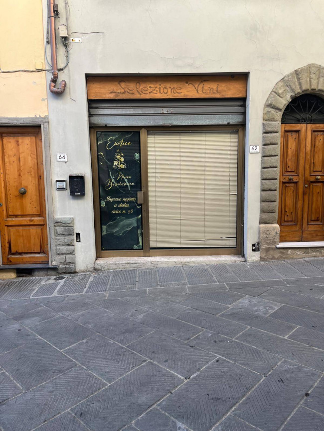Locale commerciale in vendita a San Casciano in Val di Pesa