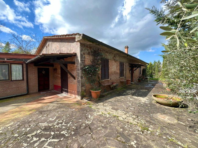 Villa in vendita a Castelnuovo Berardenga