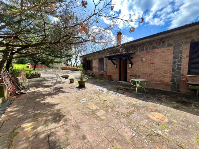 Villa in vendita a Castelnuovo Berardenga