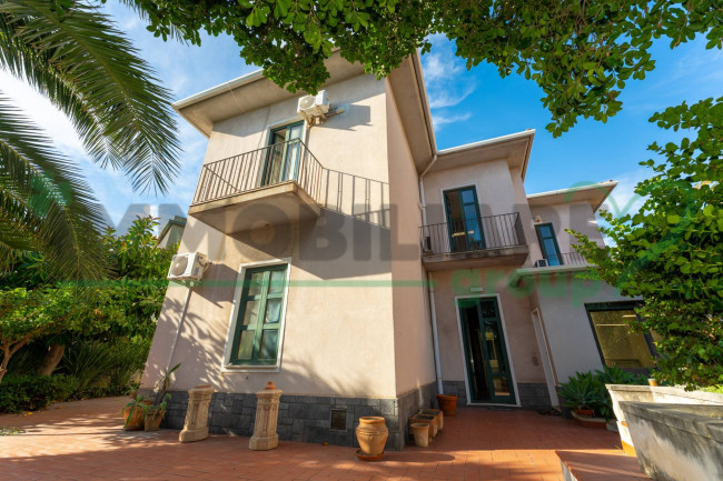 Villa in vendita a Catania Lungomare / Europa