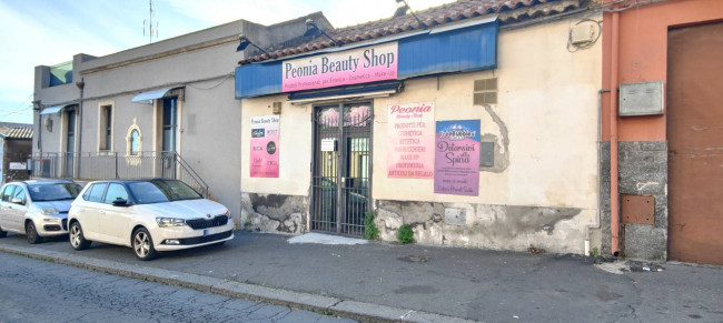 Locale commerciale in affitto a Catania 