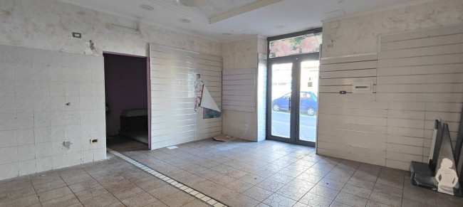 Locale commerciale in affitto a Catania 