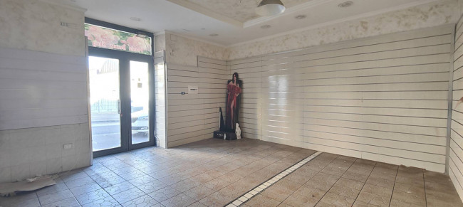 Locale commerciale in affitto a Catania 