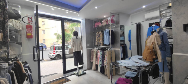 Attività commerciale in vendita a Catania Viale M. Rapisardi - Lavaggi