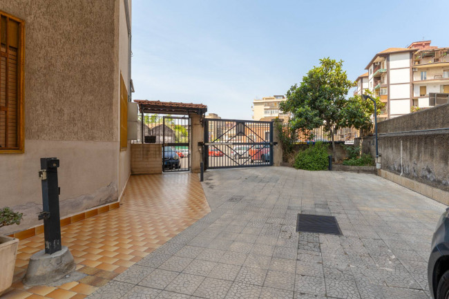 Appartamento in vendita a Catania Viale M. Rapisardi - Lavaggi