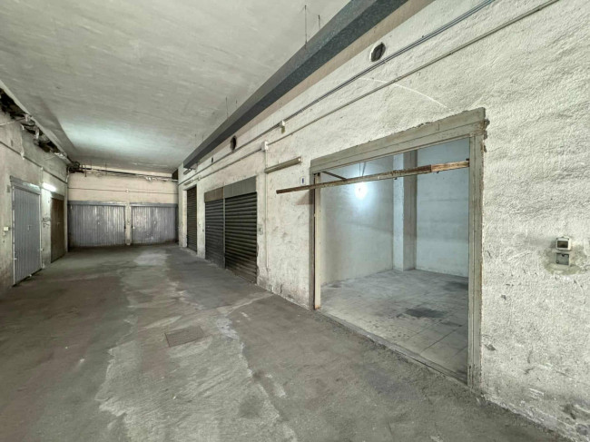 Box o garage in affitto a Catania Vulcania