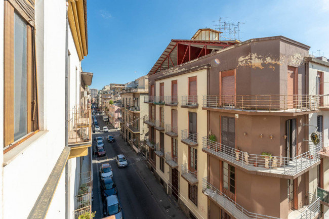 Appartamento in vendita a Catania Via S. Euplio - S.M. Gesù