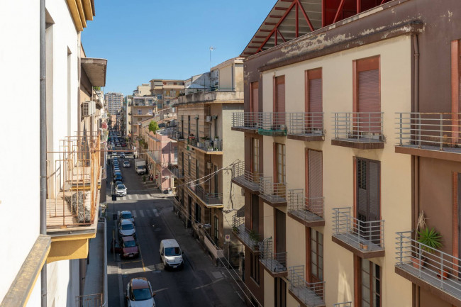 Appartamento in vendita a Catania Via S. Euplio - S.M. Gesù