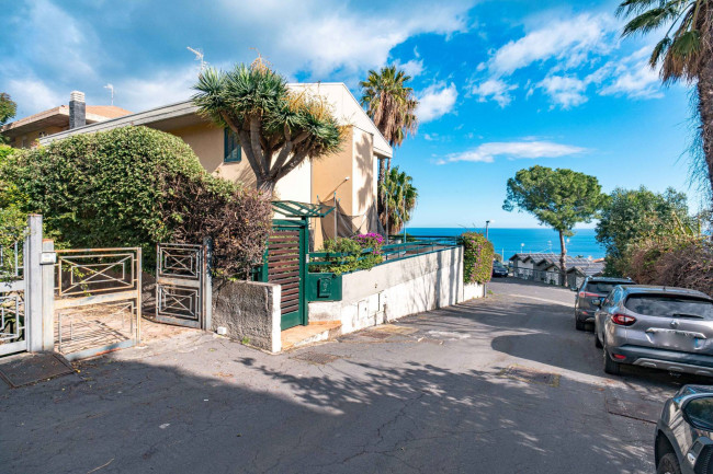 Villa in vendita a Aci Castello 