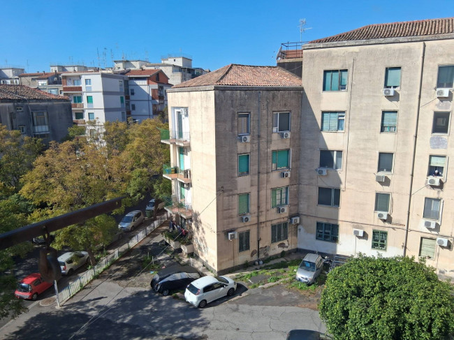 Appartamento in vendita a Catania Vulcania
