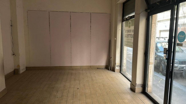 Locale commerciale in vendita a Catania 