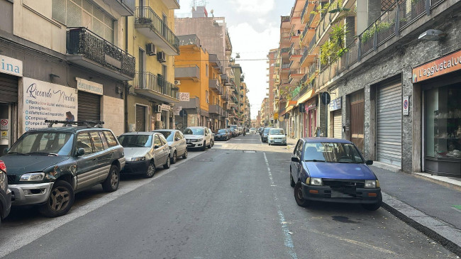 Locale commerciale in vendita a Catania 