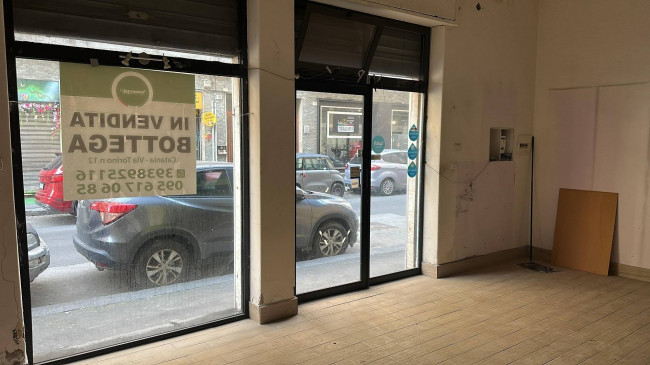 Locale commerciale in vendita a Catania 