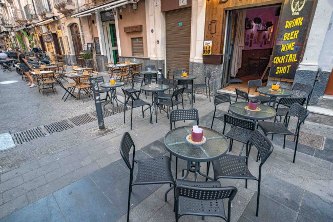 Locale commerciale in vendita a Catania Zona centro