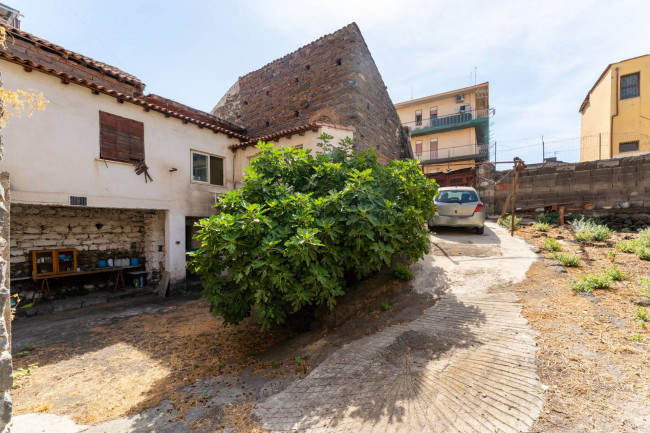 Casa singola in vendita a Catania Via P. Nicola - Picanello